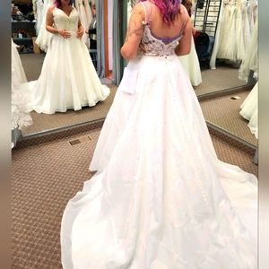 Wedding dress